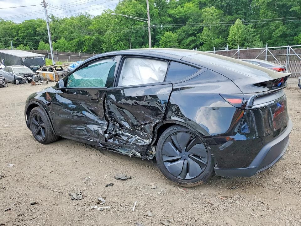 2026 TESLA MODEL Y 2