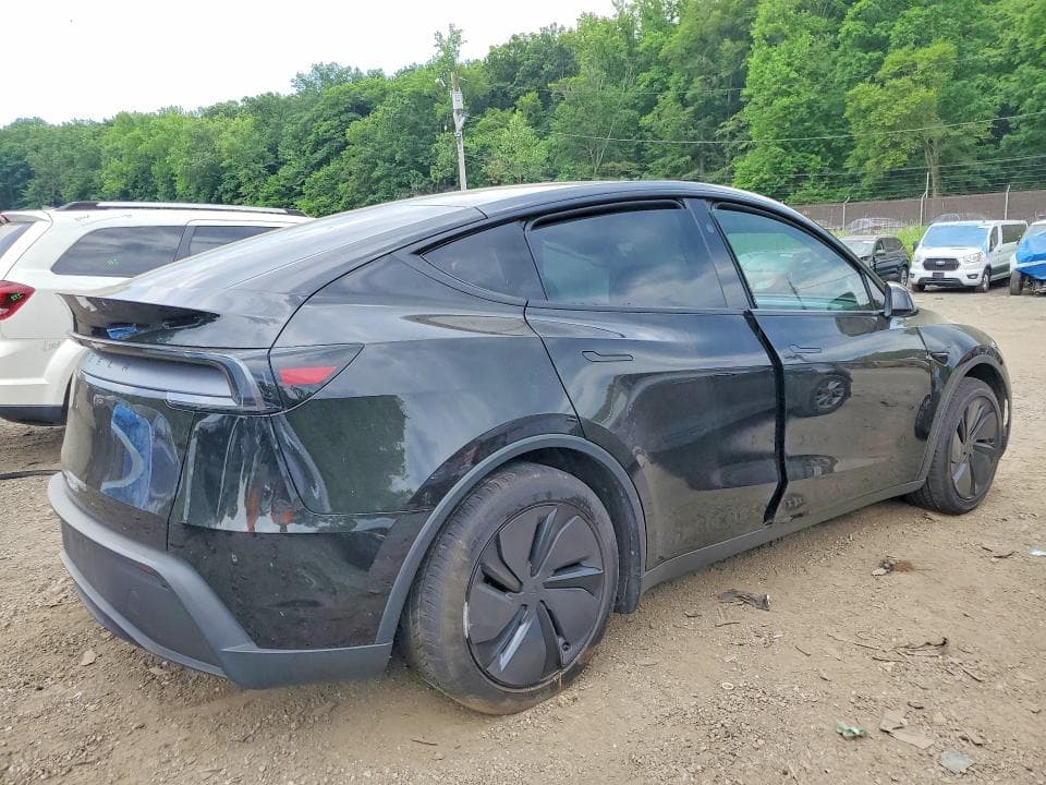 2026 TESLA MODEL Y 3