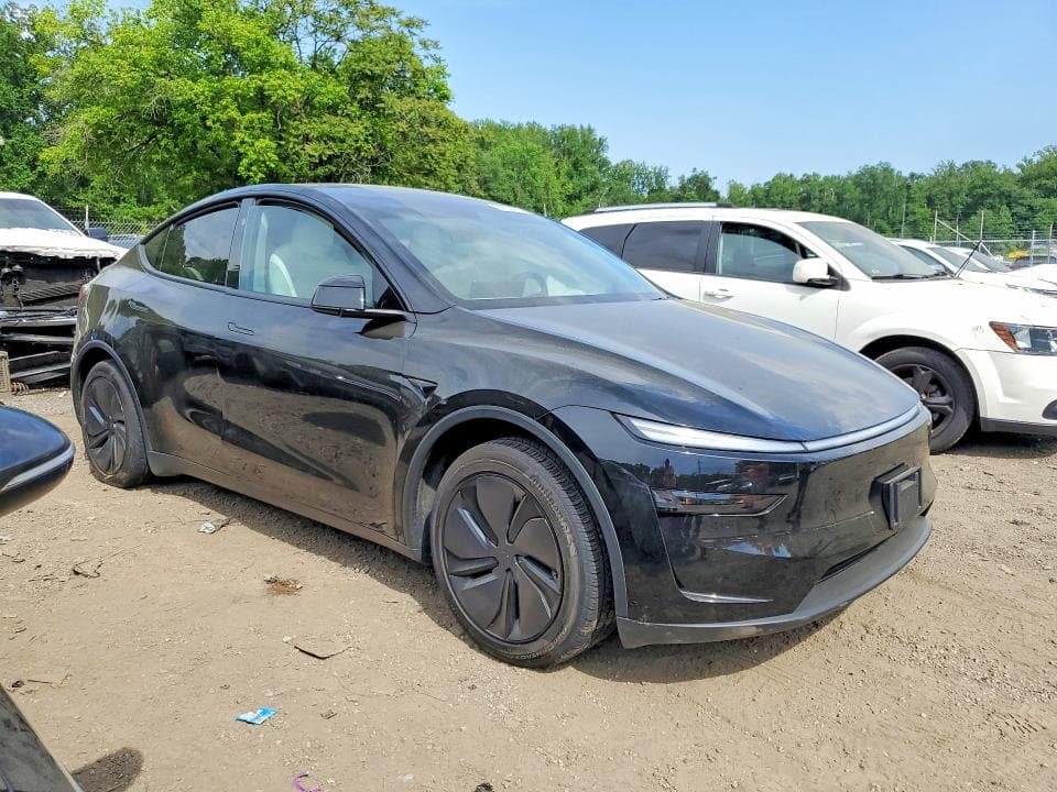2026 TESLA MODEL Y 4
