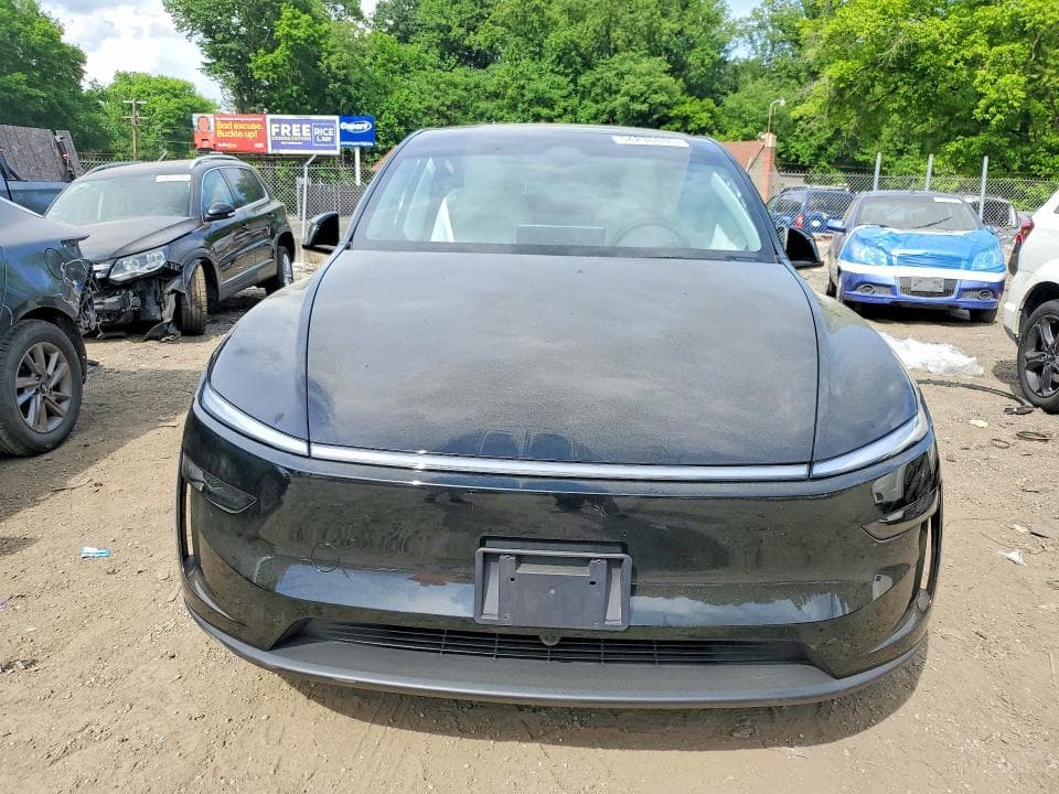 2026 TESLA MODEL Y 5