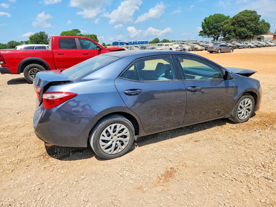 2018 TOYOTA COROLLA LE 3