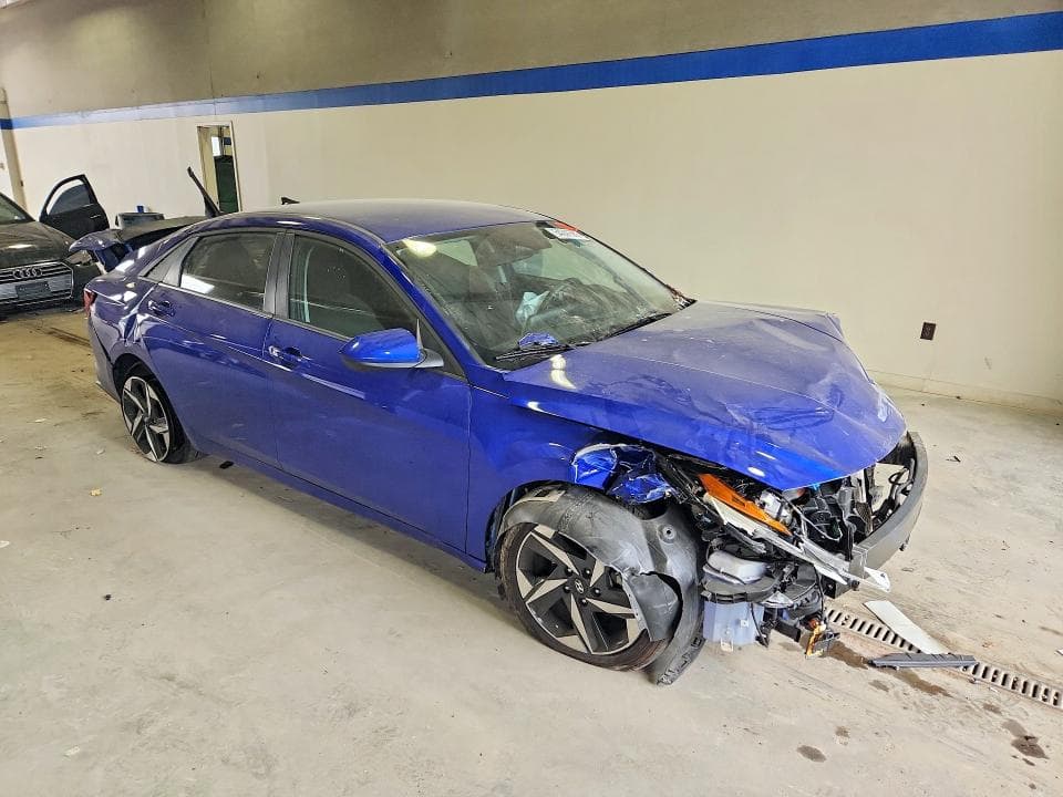 2023 HYUNDAI ELANTRA SEL 4