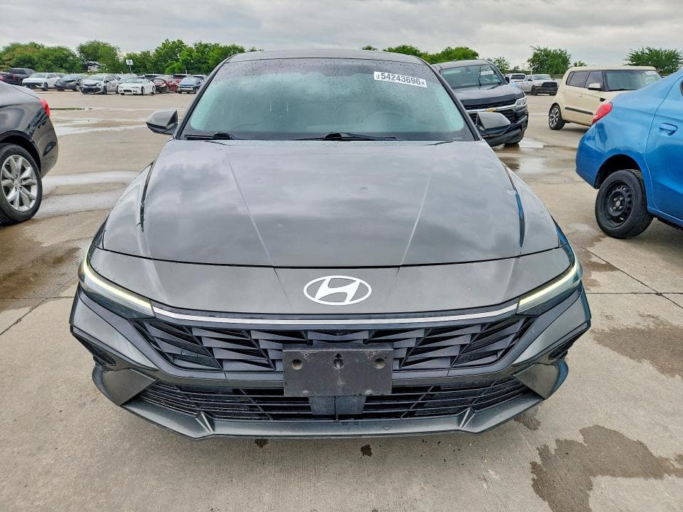 2024 HYUNDAI ELANTRA SEL SEL 5