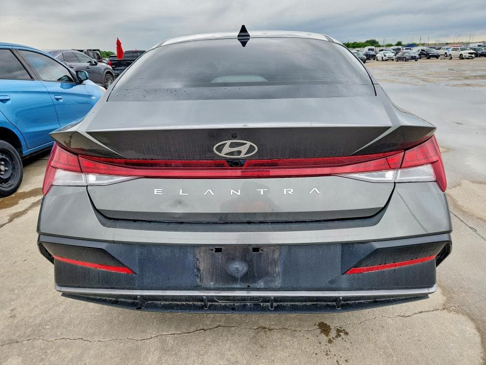 2024 HYUNDAI ELANTRA SEL SEL 6