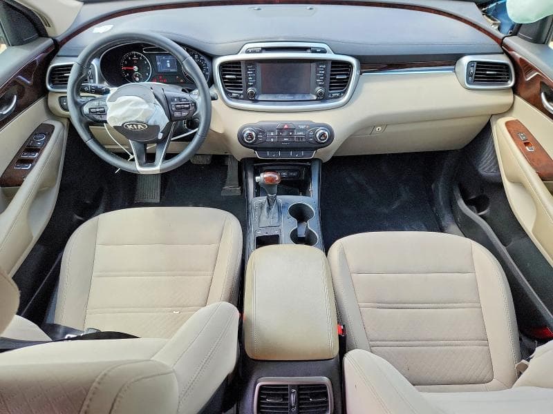 2017 KIA SORENTO LX 8