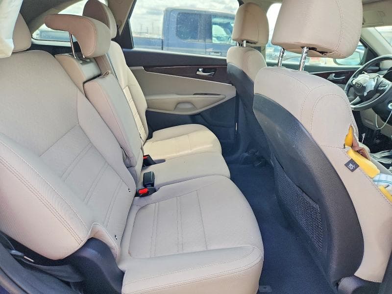 2017 KIA SORENTO LX 10