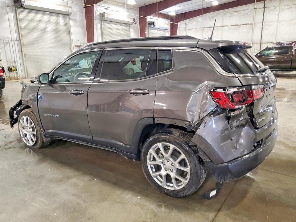 2023 JEEP COMPASS LATITUDE LUX 2