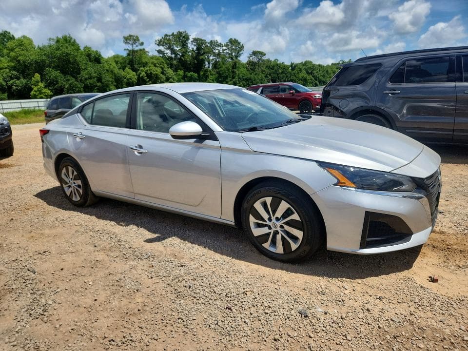 2023 NISSAN ALTIMA S 4