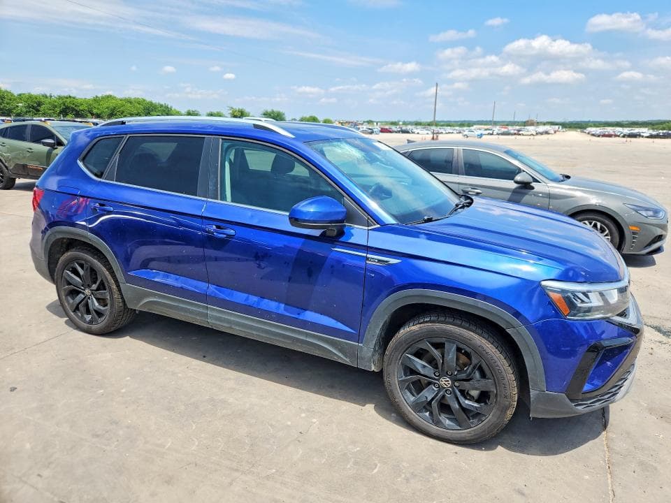 2022 VOLKSWAGEN TAOS SE 4