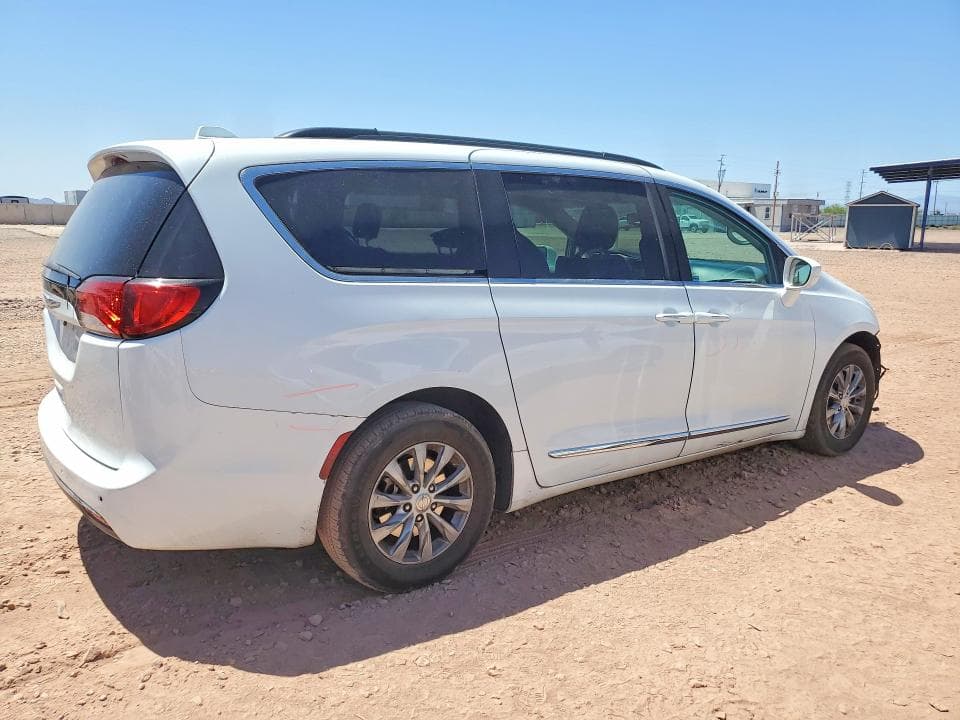 2017 CHRYSLER PACIFICA TOURING L 3