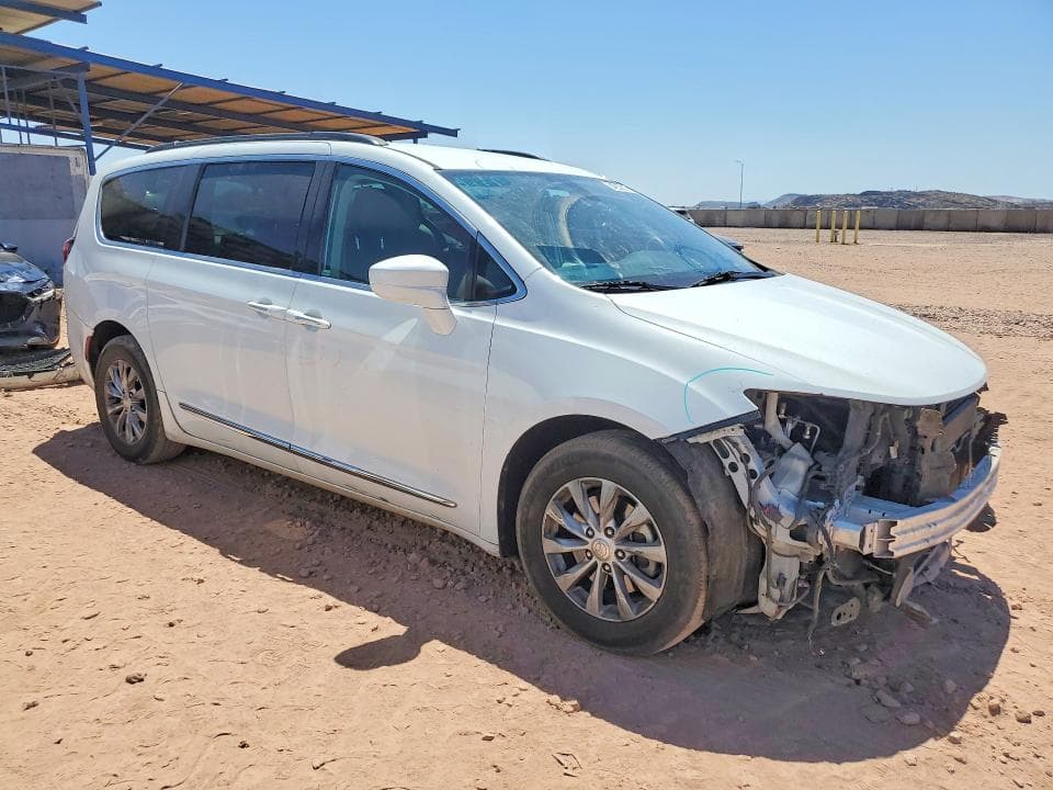 2017 CHRYSLER PACIFICA TOURING L 4