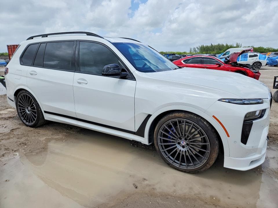 2026 BMW X7 ALPINA XB7 4