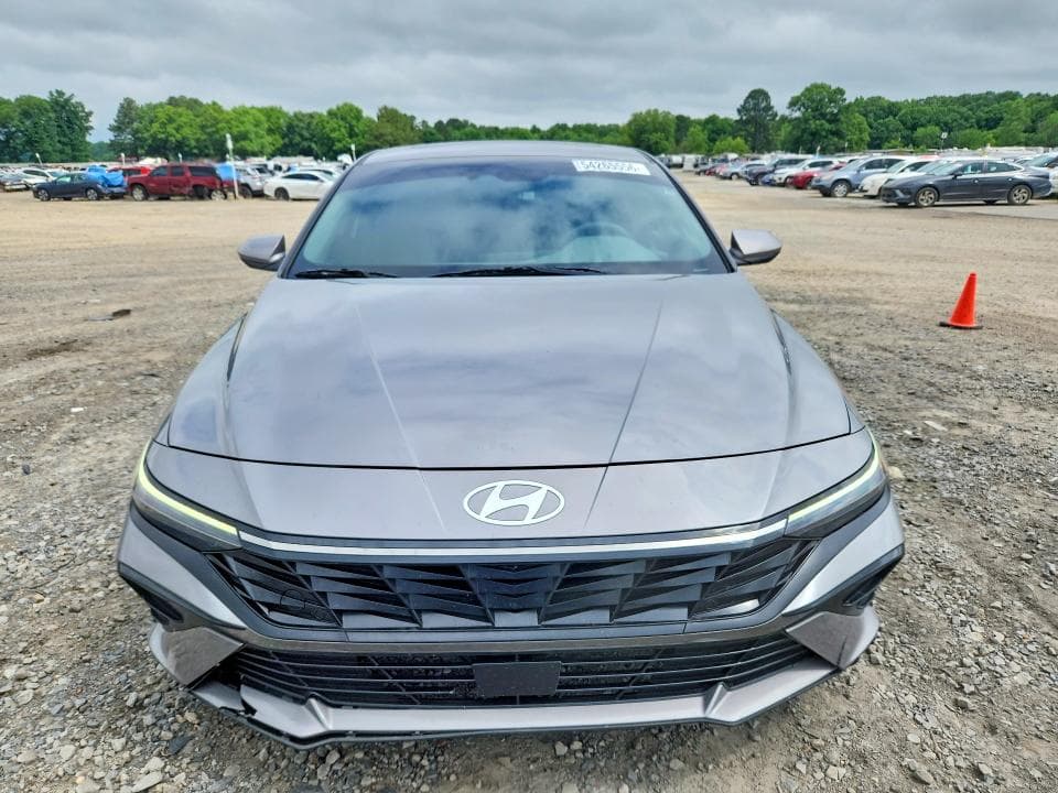 2024 HYUNDAI ELANTRA SEL 5