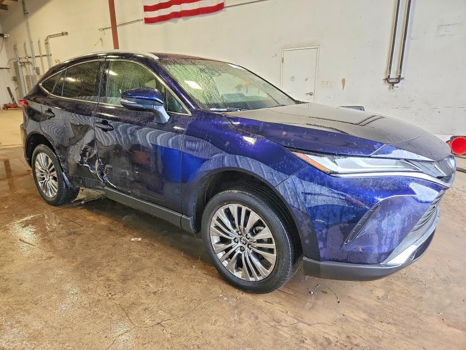 2022 TOYOTA VENZA XLE 4