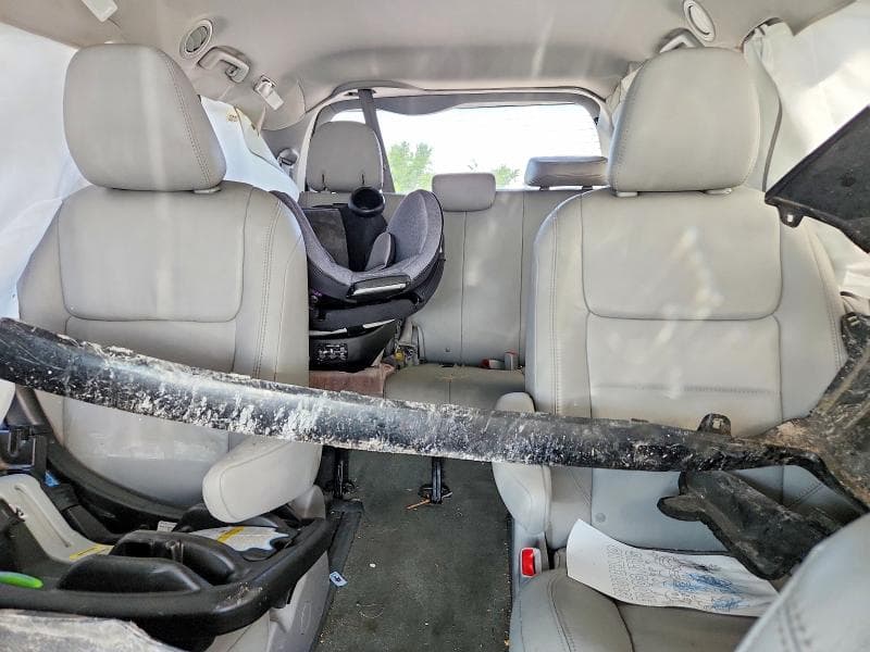 2017 TOYOTA SIENNA XLE 7-PASSENGER XLE 7-PASSENGER 10