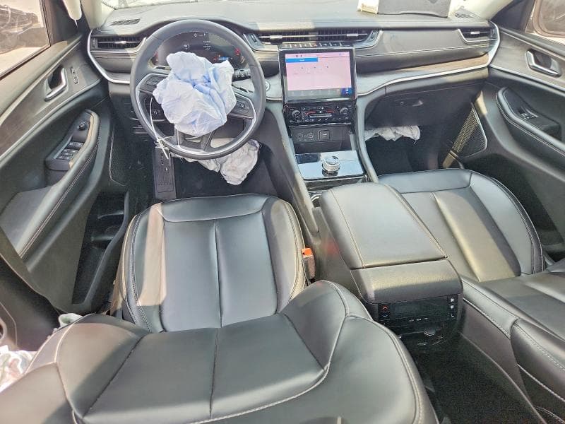 2023 JEEP GRAND CHEROKEE L LIMITED 8
