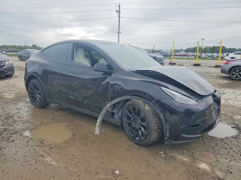 2023 TESLA MODEL Y 4
