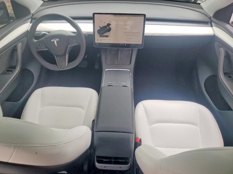 2023 TESLA MODEL Y 8