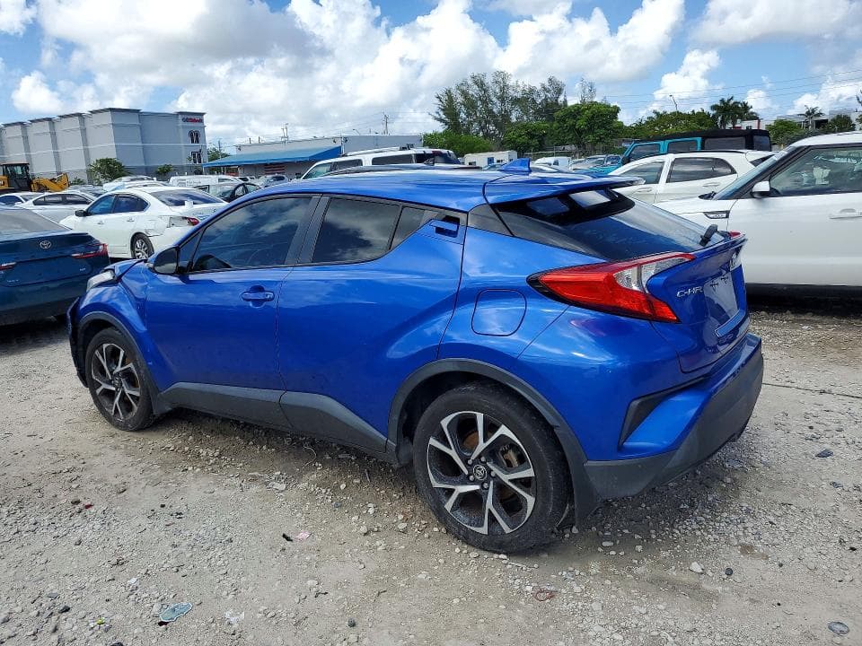 2018 TOYOTA C-HR XLE 2
