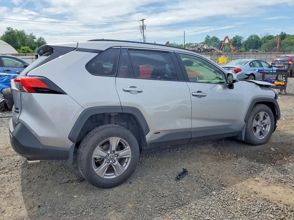 2024 TOYOTA RAV4 HYBRID XLE 3