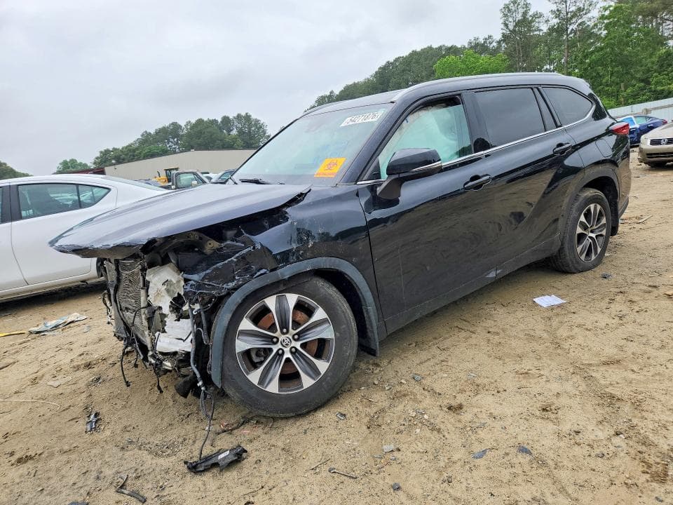 2022 TOYOTA HIGHLANDER XLE - 1