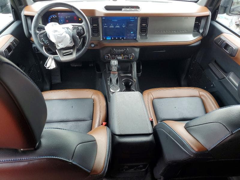 2024 FORD BRONCO OUTER BANKS 8