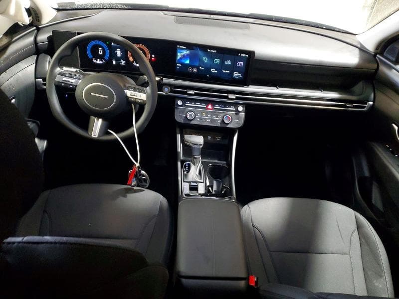 2026 HYUNDAI TUCSON SE SE 8