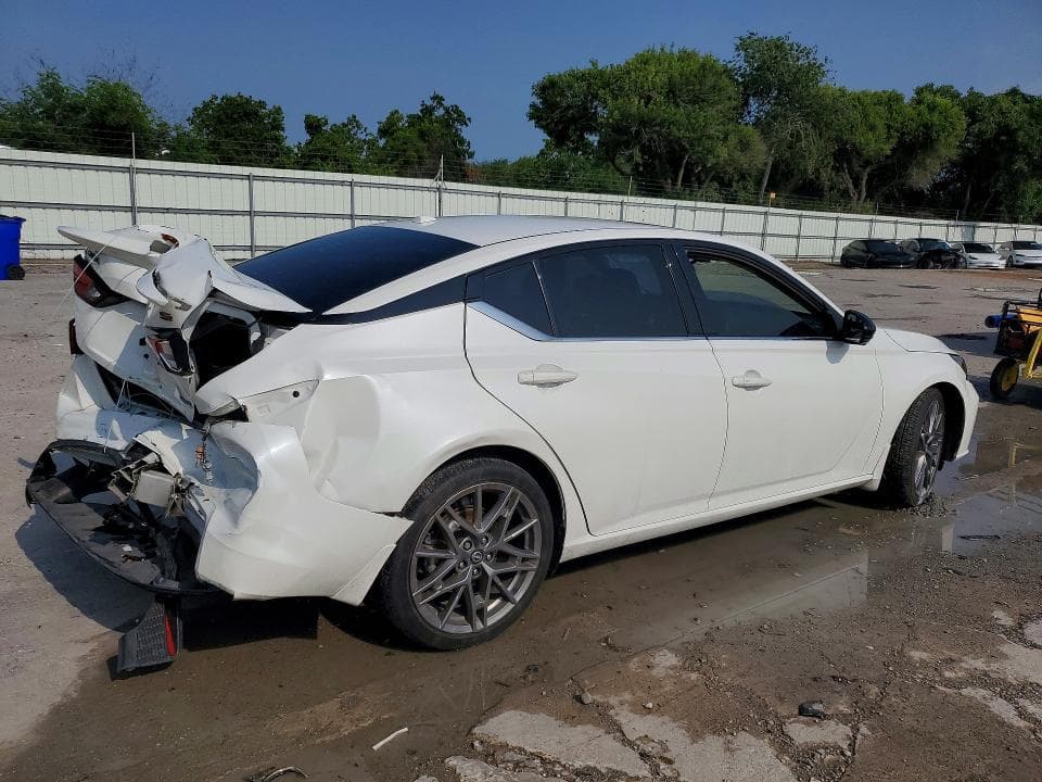 2024 NISSAN ALTIMA 3