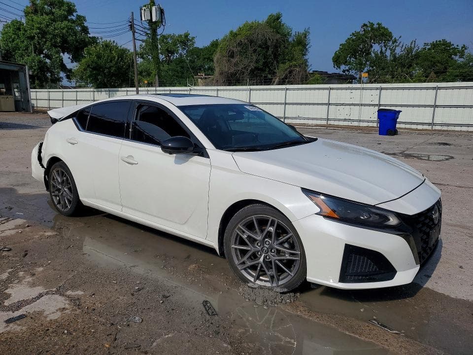 2024 NISSAN ALTIMA 4