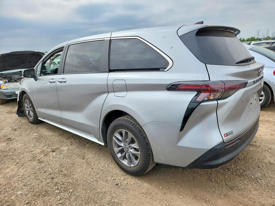 2024 TOYOTA SIENNA LE LE 2