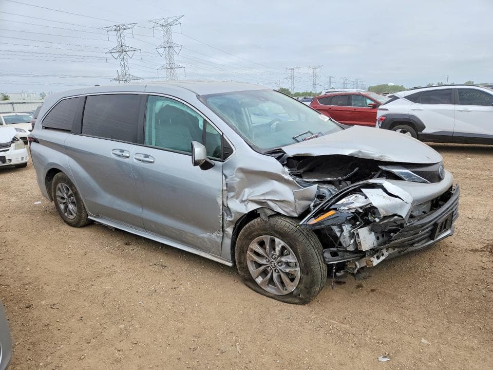 2024 TOYOTA SIENNA LE LE 4