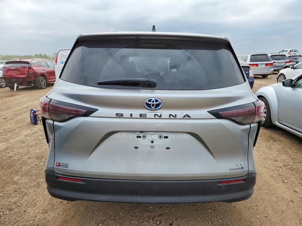 2024 TOYOTA SIENNA LE LE 6