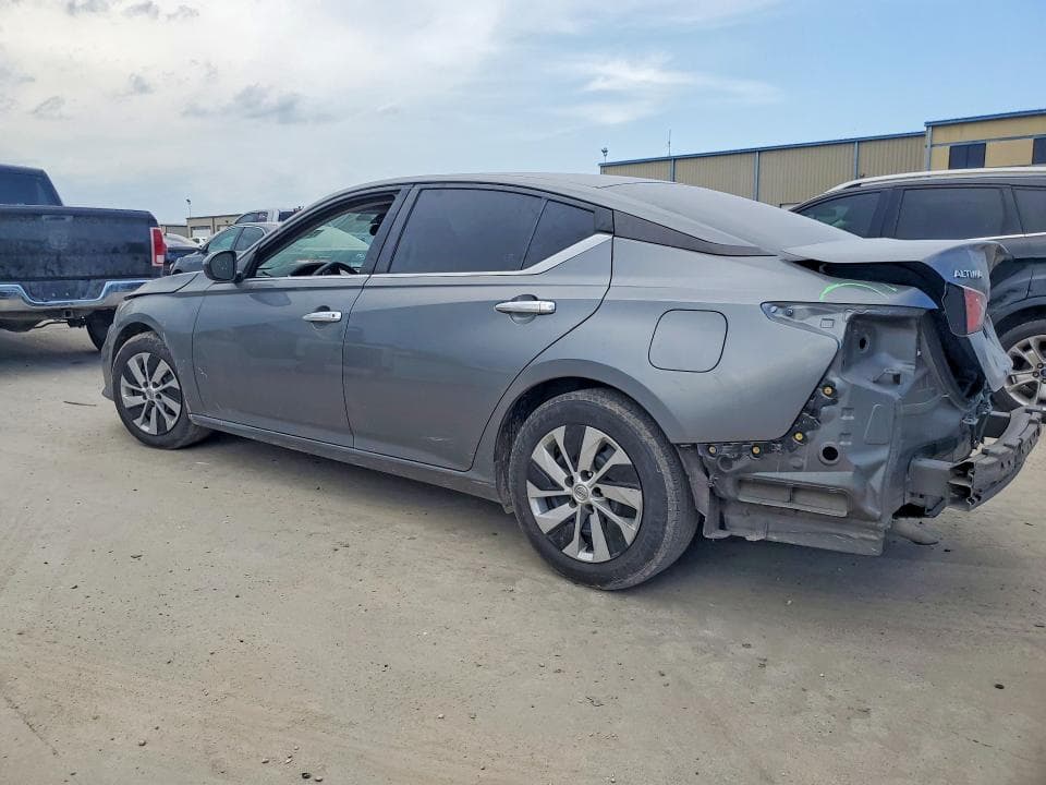 2022 NISSAN ALTIMA 2