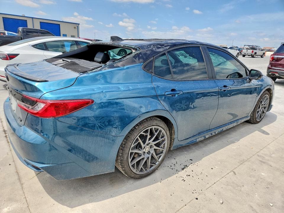 2025 TOYOTA CAMRY XSE 3
