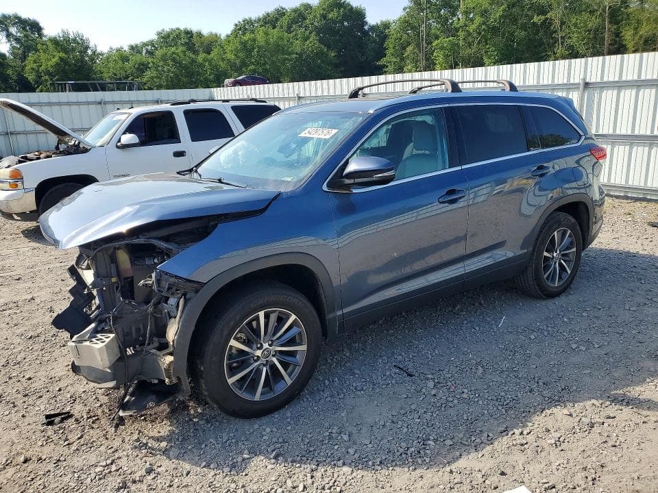 2019 TOYOTA HIGHLANDER XLE - 1