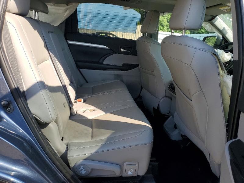 2019 TOYOTA HIGHLANDER XLE 11