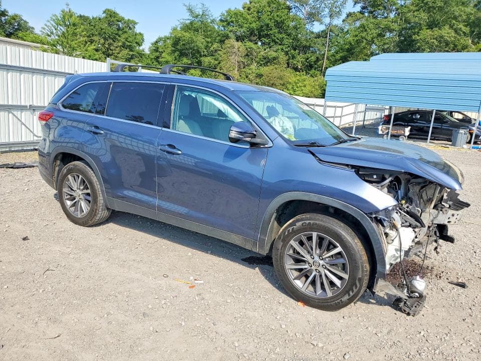 2019 TOYOTA HIGHLANDER XLE 4