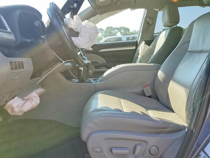 2019 TOYOTA HIGHLANDER XLE 7