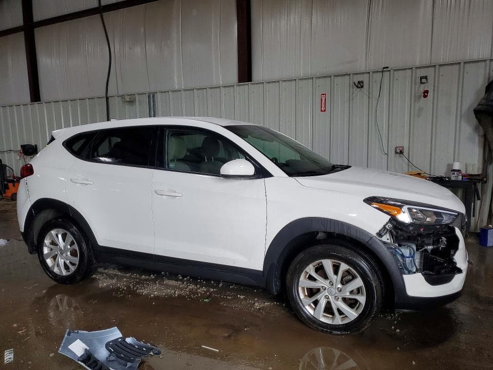 2020 HYUNDAI TUCSON SE 4