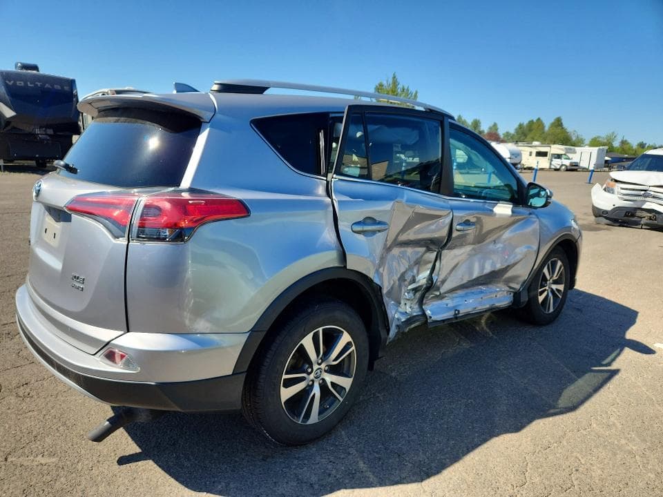2016 TOYOTA RAV4 XLE XLE 3