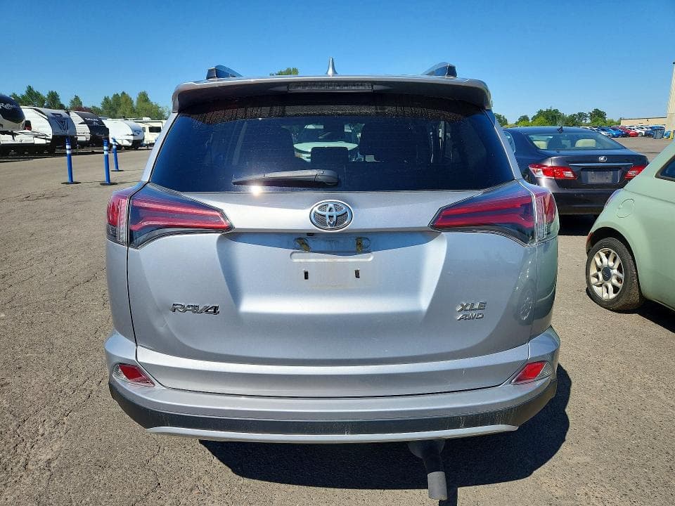 2016 TOYOTA RAV4 XLE XLE 6