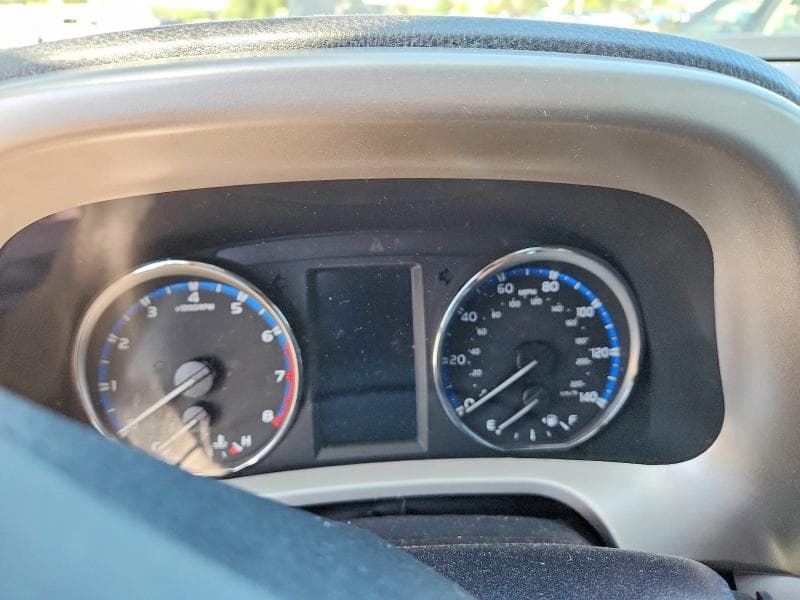 2016 TOYOTA RAV4 XLE XLE 9