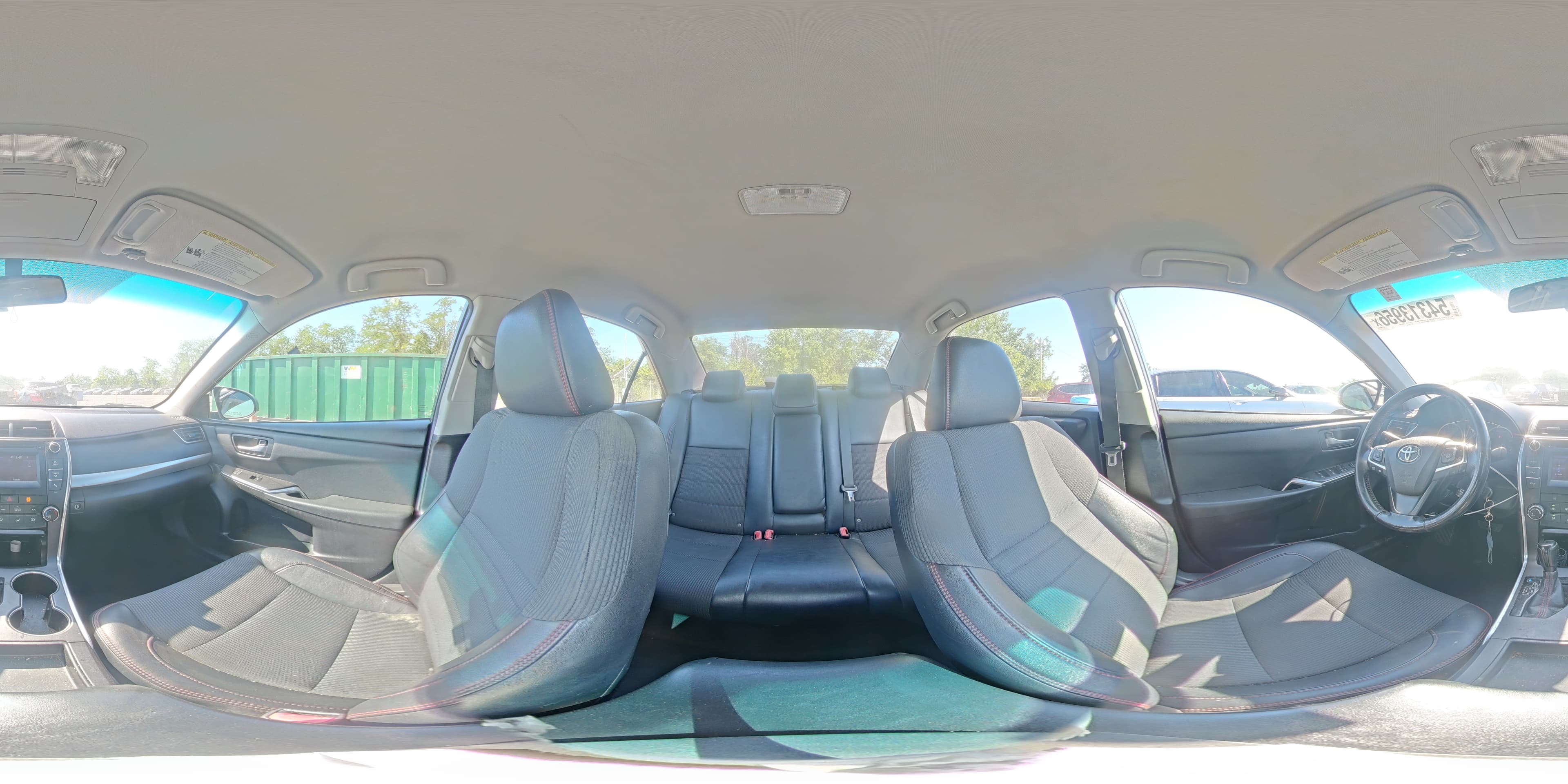 2016 TOYOTA CAMRY SE SE 14