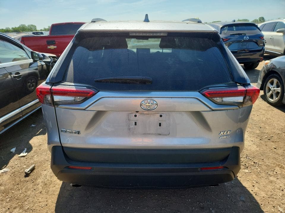 2020 TOYOTA RAV4 XLE XLE 6