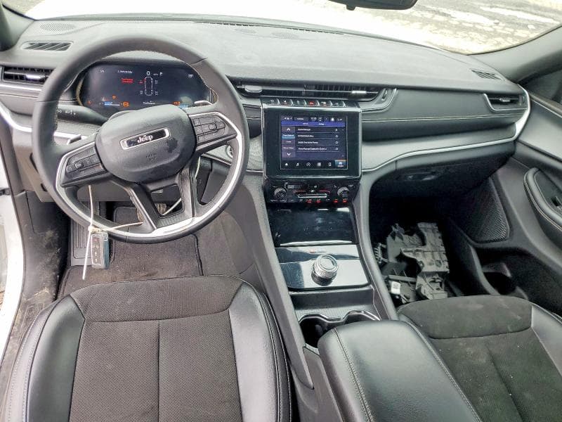 2023 JEEP GRAND CHEROKEE L LAREDO 8