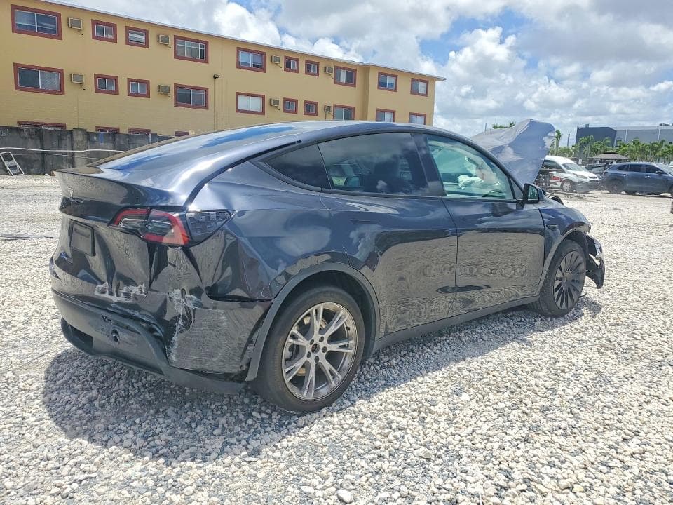 2024 TESLA MODEL Y 3