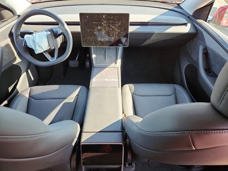 2026 TESLA MODEL Y 8