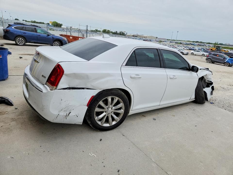 2017 CHRYSLER 300 LIMITED 3