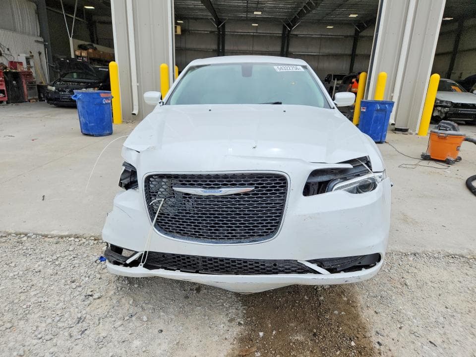 2017 CHRYSLER 300 LIMITED 5