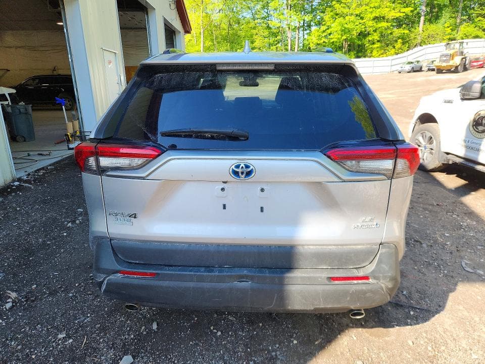 2021 TOYOTA RAV4 LE LE 6